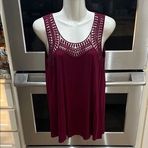 Chic Burgundy Sleeveless Tank Top